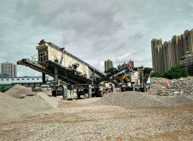 建筑垃圾回收设备:德赢VWIN移动破碎站山西现场施工实况