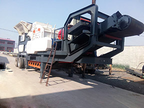 建筑垃圾粉碎机厂家怎么选,德赢VWIN移动石子机亮相广西